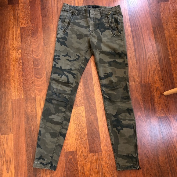 Zara Denim - Zara army print skinny jeans with zipper details